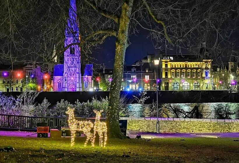 Bed and Breakfast The Chimneys