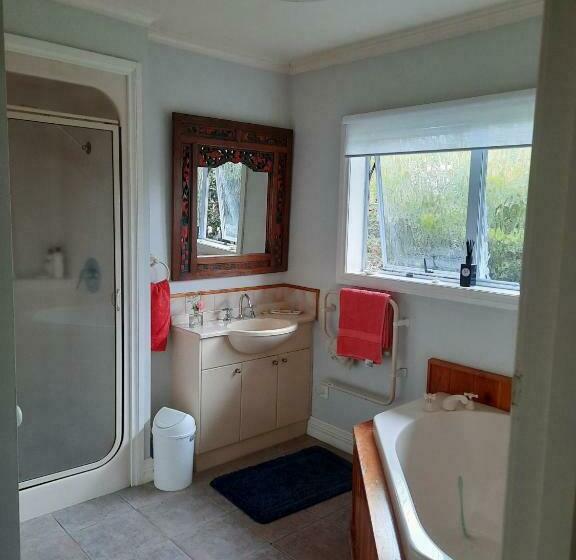 Tui Glade Bed And Breakfast