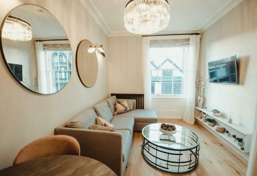 Ch1 Boutique Stays   Queen Suite