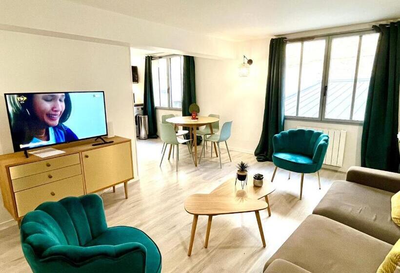 City Affaire : Hotel De Ville