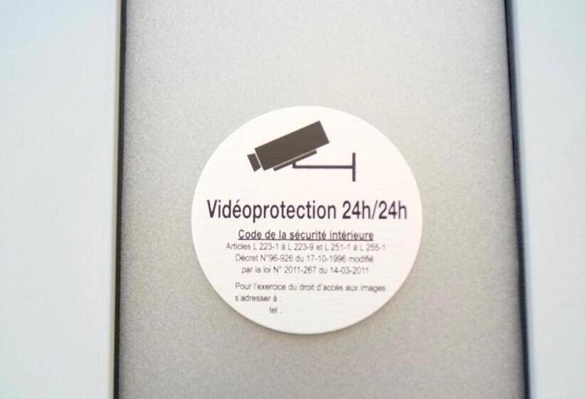 City Affaire : Hotel De Ville