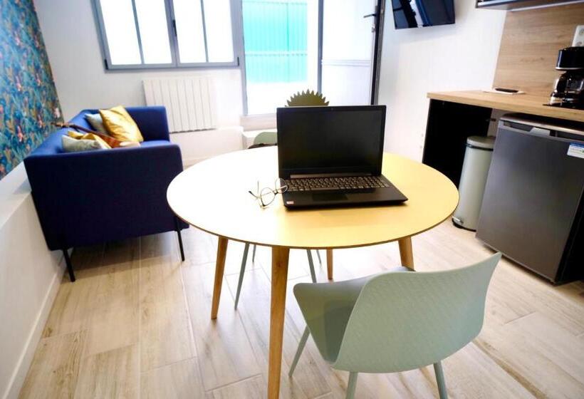 City Affaire : Hotel De Ville