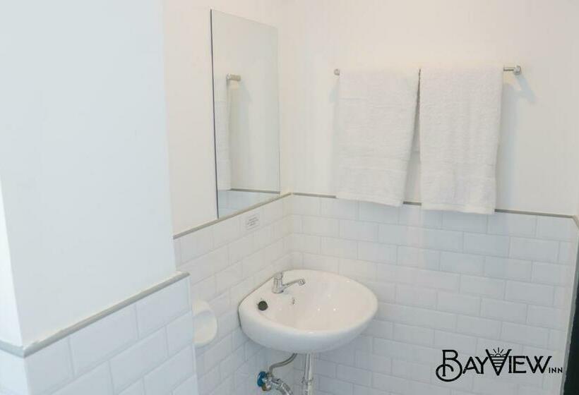 בית מלון כפרי Bay View Inn