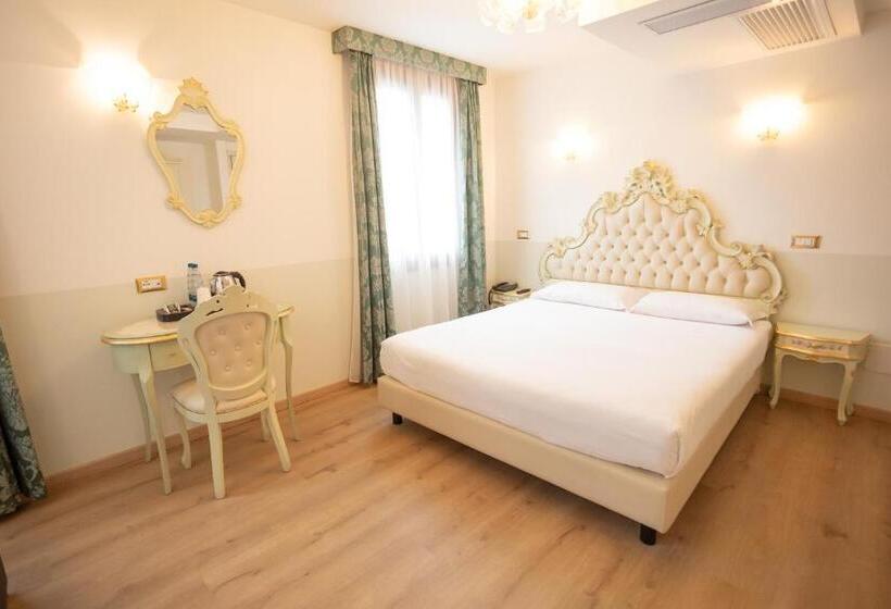 ホテル Duomo Boutique