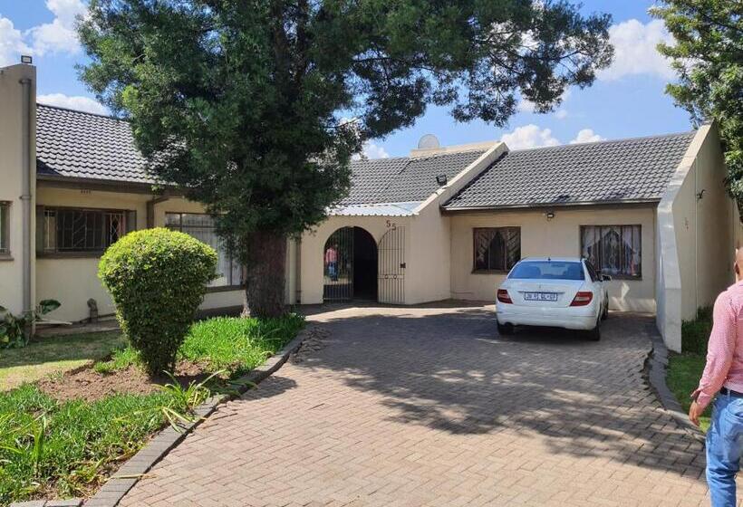 בית מלון כפרי Miami Guest House