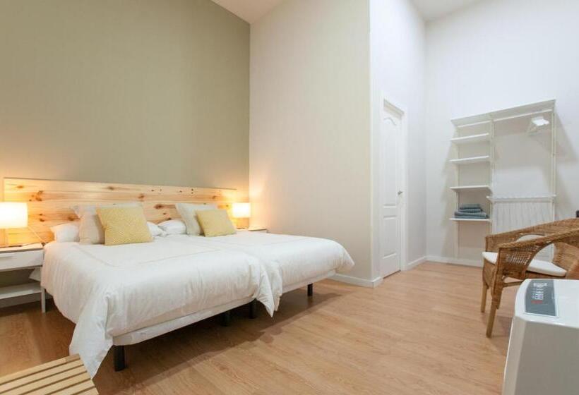 בית מלון כפרי Urban Suites