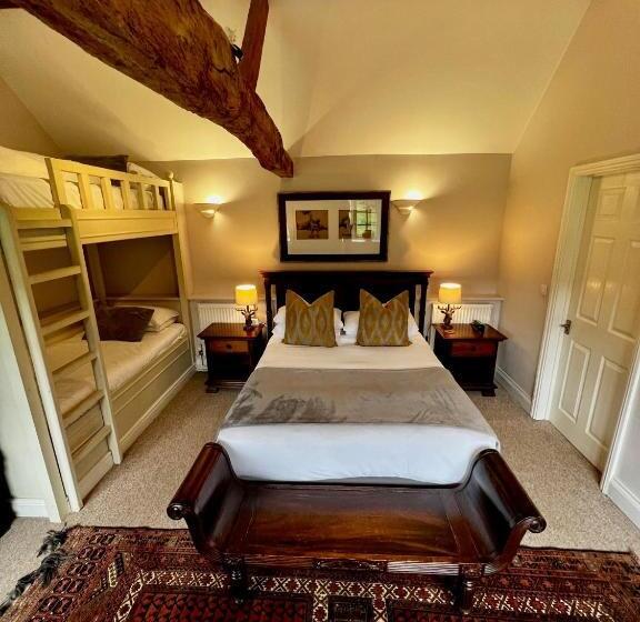 فندق Whitmoor Farm