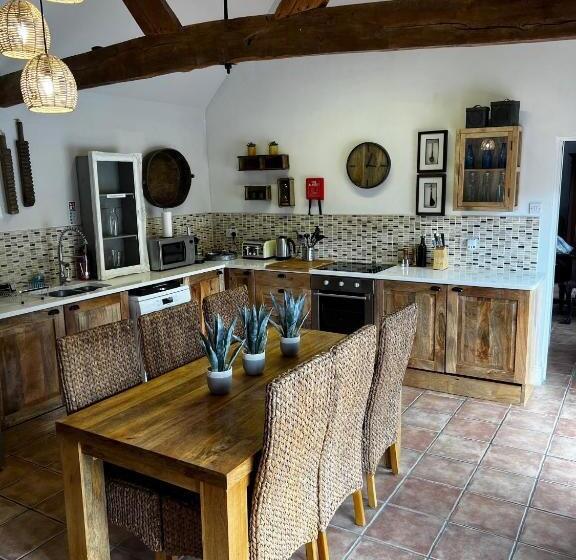 فندق Whitmoor Farm