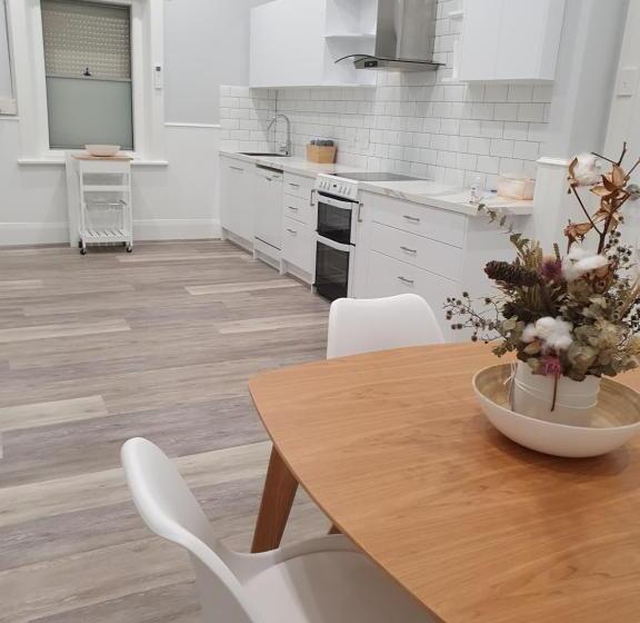 汽车旅馆  The Bend Abode