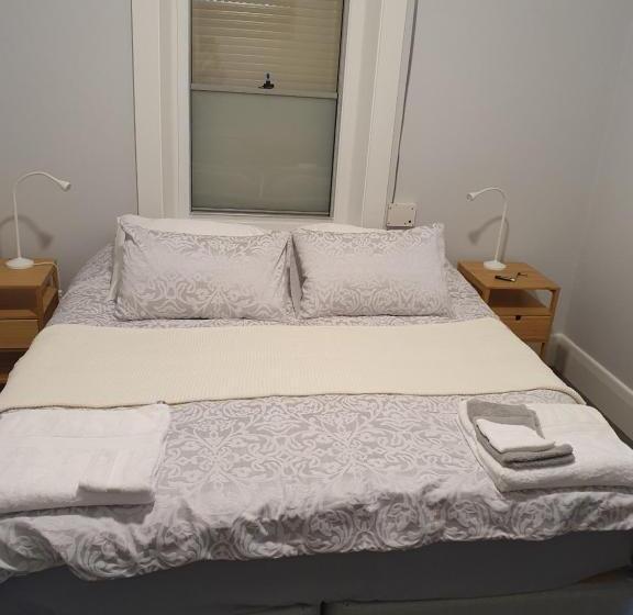 汽车旅馆  The Bend Abode