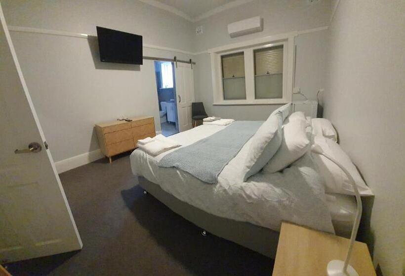 汽车旅馆  The Bend Abode