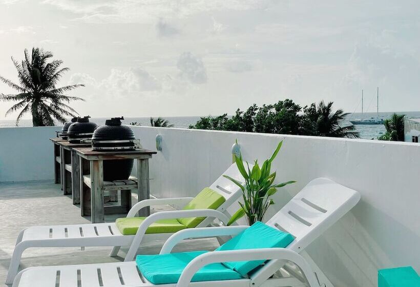 پانسیون Aquzz Hotel & Spa