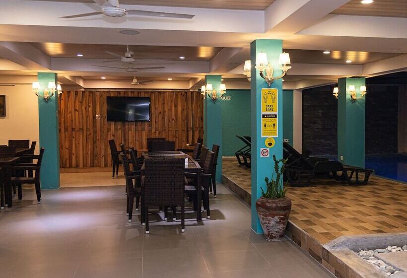 پانسیون Aquzz Hotel & Spa