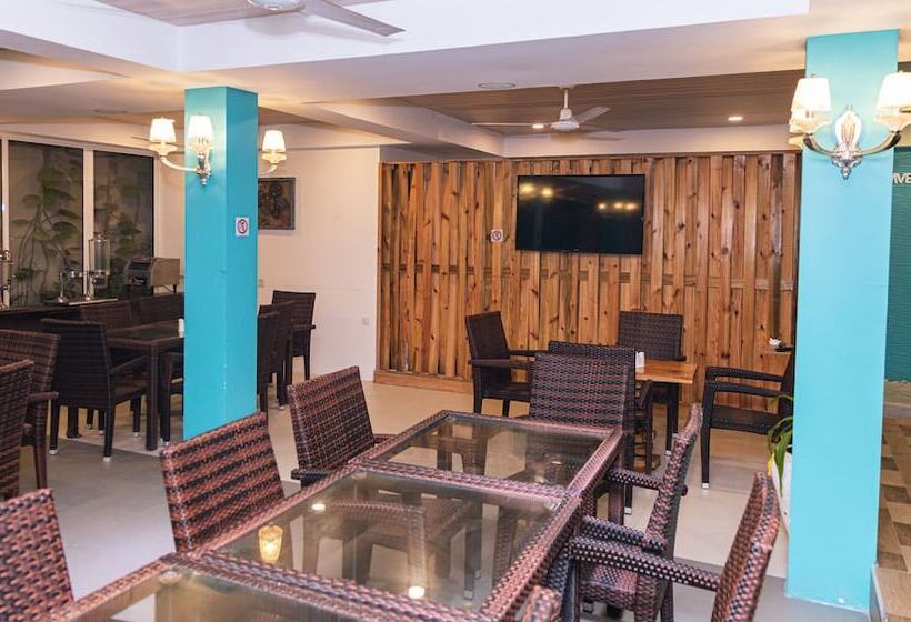 پانسیون Aquzz Hotel & Spa