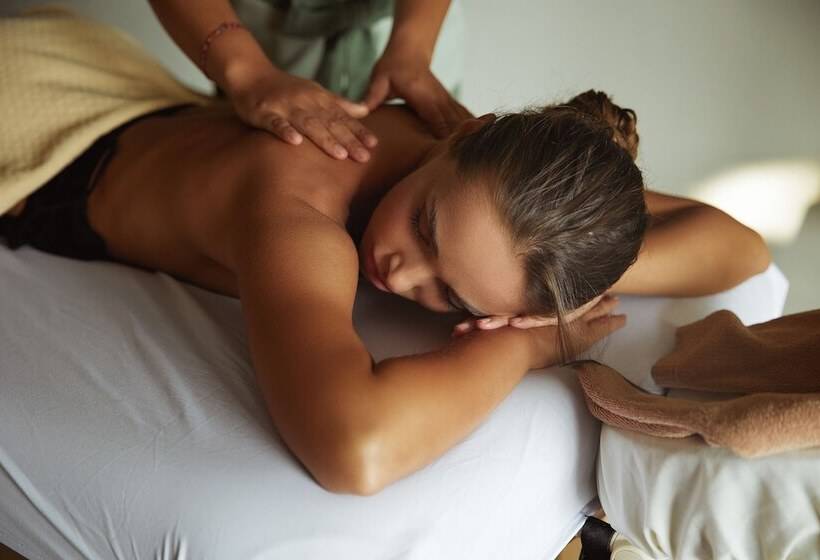 پانسیون Aquzz Hotel & Spa