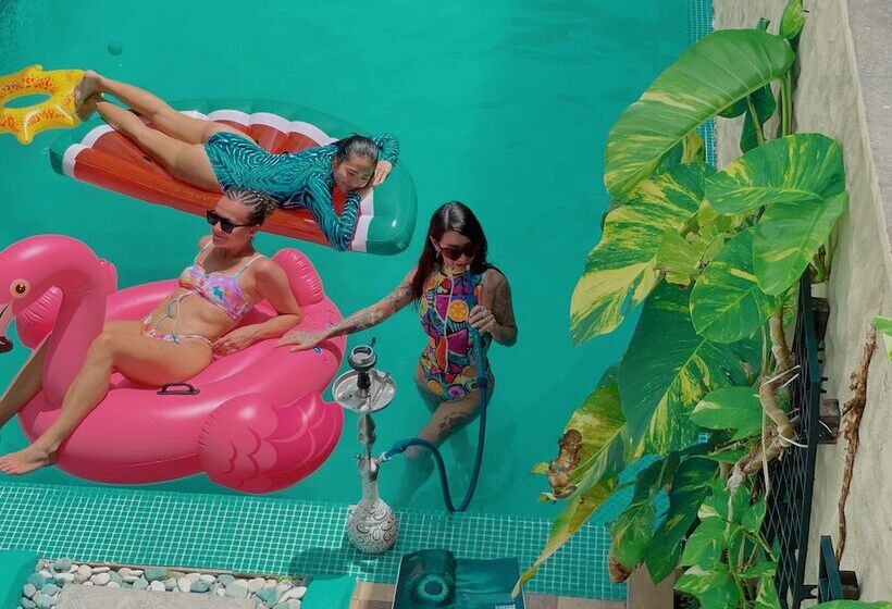 پانسیون Aquzz Hotel & Spa