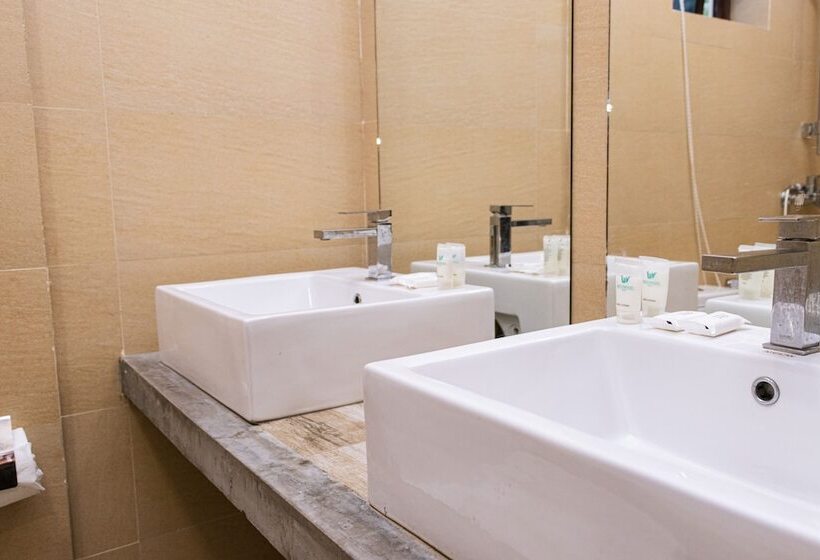 پانسیون Aquzz Hotel & Spa