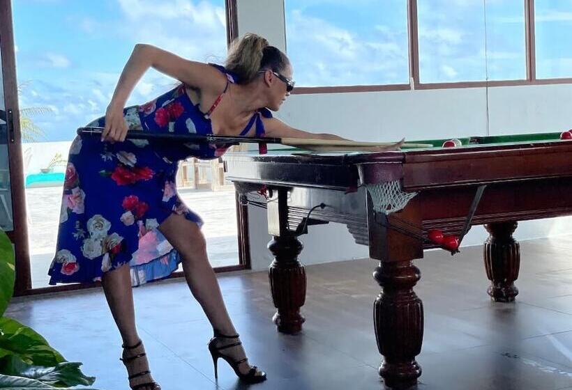 پانسیون Aquzz Hotel & Spa