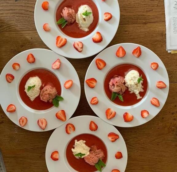 膳宿费 Au Mas De Janita