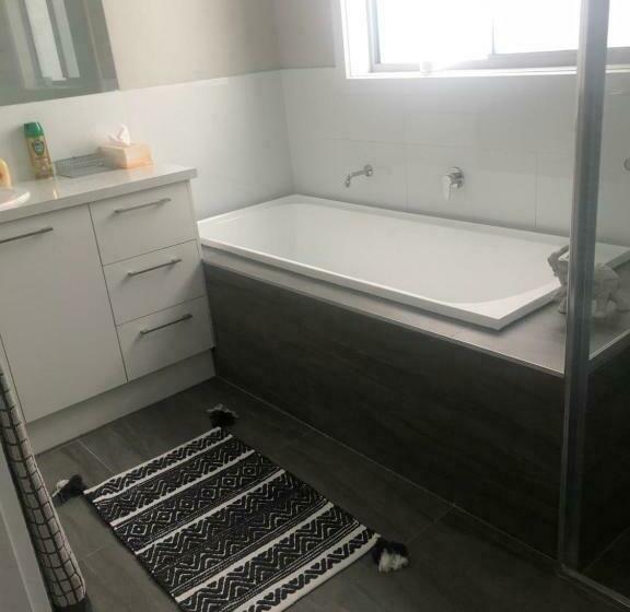 پانسیون Brand New 4br Get Away 5min To Albury City