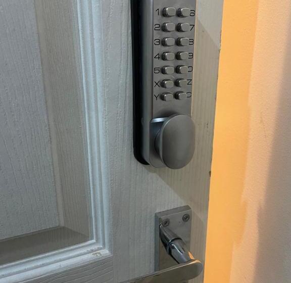 ペンション Bright Apartments