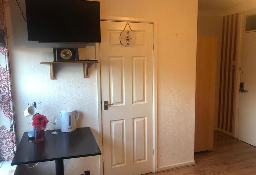 بنسيون Bright Apartments