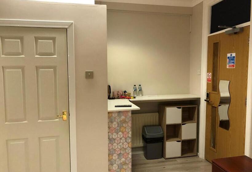 ペンション Bright Apartments