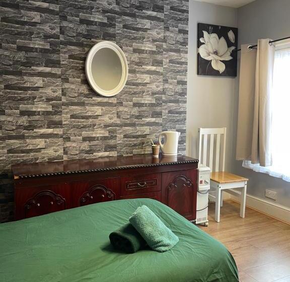 ペンション Bright Apartments