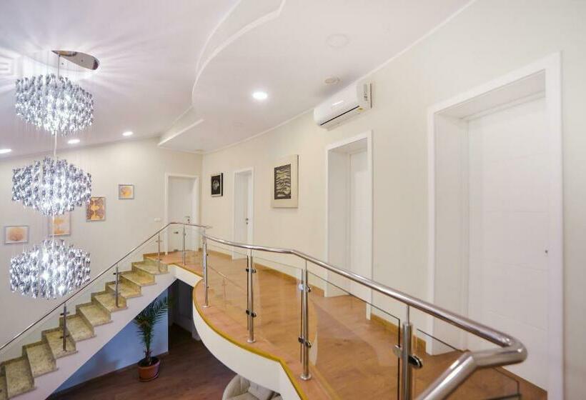 Пансион Casa Miralago Boutique Adults Only