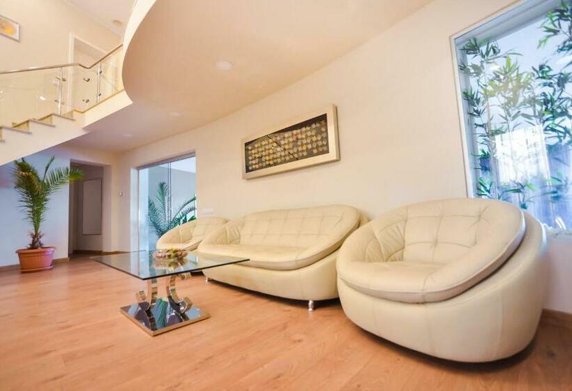 Пансион Casa Miralago Boutique Adults Only