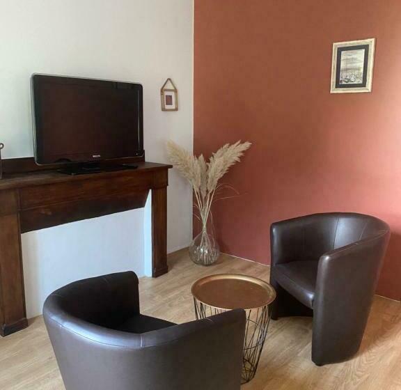 膳宿费 Chambres Et Table D Hôtes Le Cèdre Aveyron