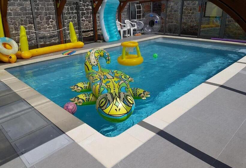 פנסיון Duplex Swimming Cats