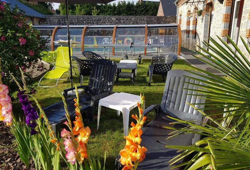 פנסיון Duplex Swimming Cats