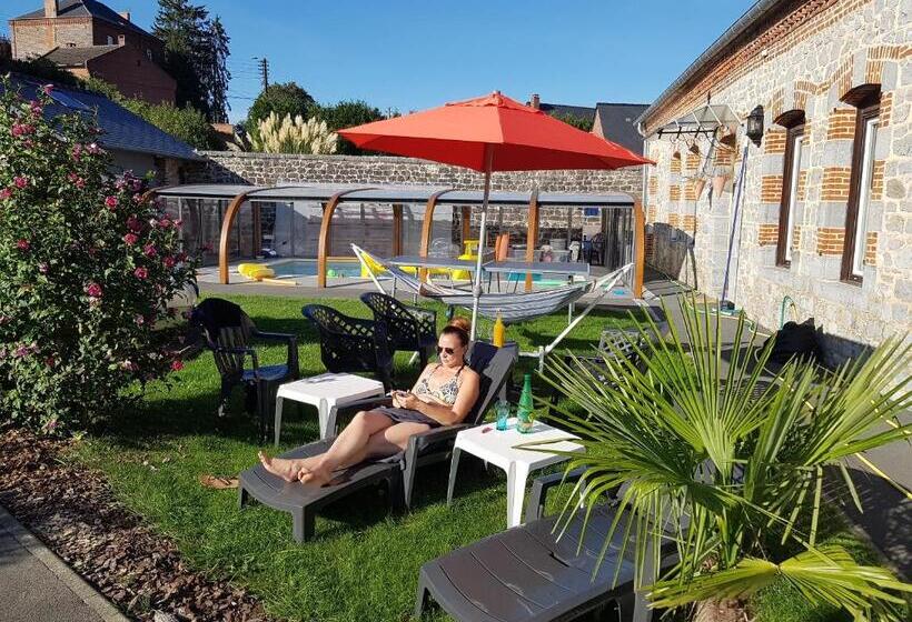 פנסיון Duplex Swimming Cats