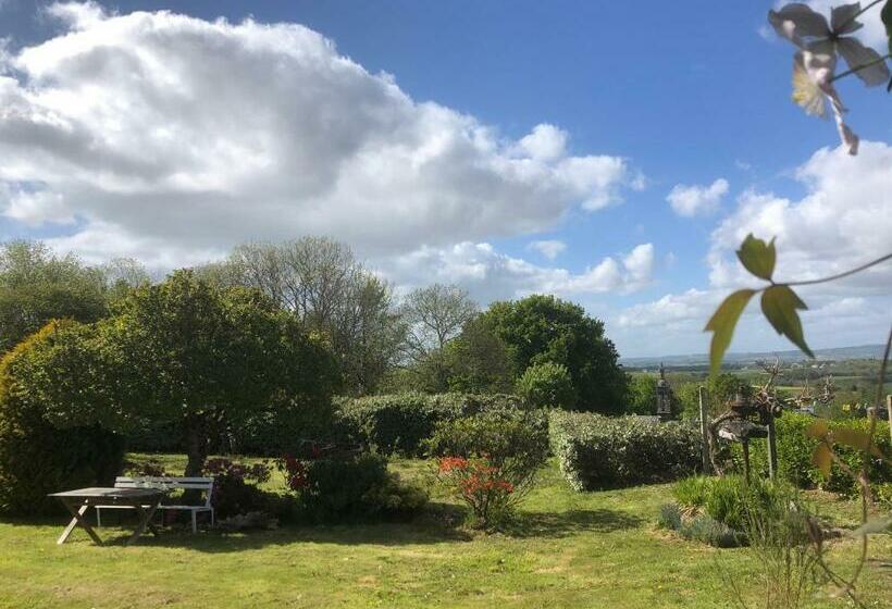 ペンション Gite D Hôte Romantique Et Artistique Au Coeur De Locronan