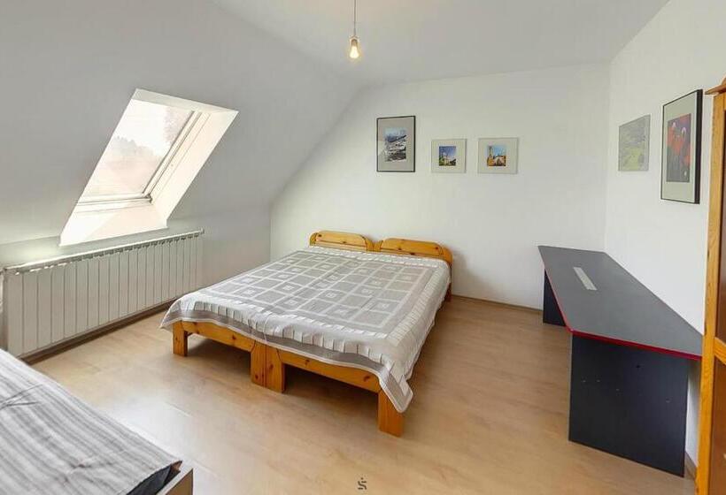 ペンション Highway House