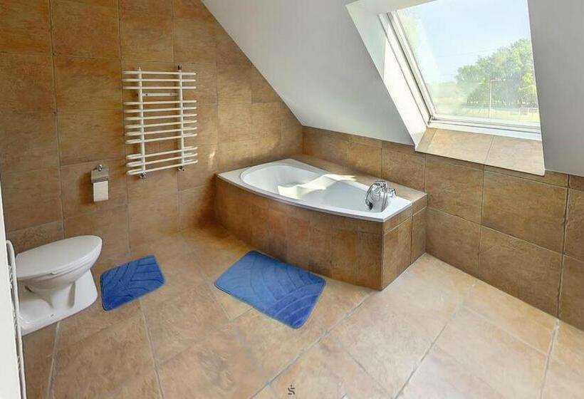 ペンション Highway House