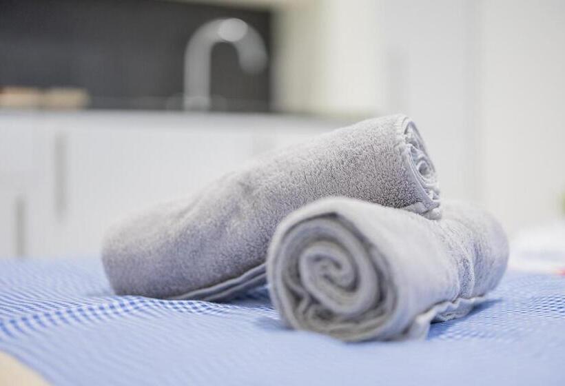 פנסיון Hillcrest Studio Apartments