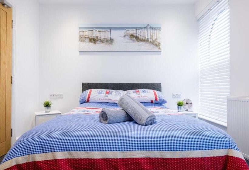 פנסיון Hillcrest Studio Apartments