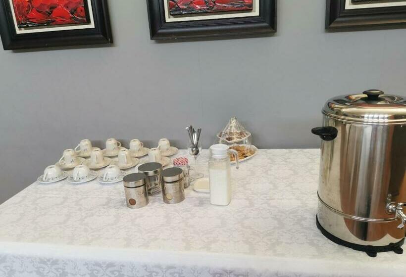 ペンション Kameeldoring Guest House