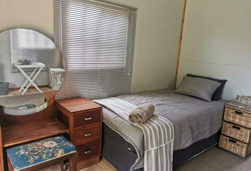 ペンション Kameeldoring Guest House