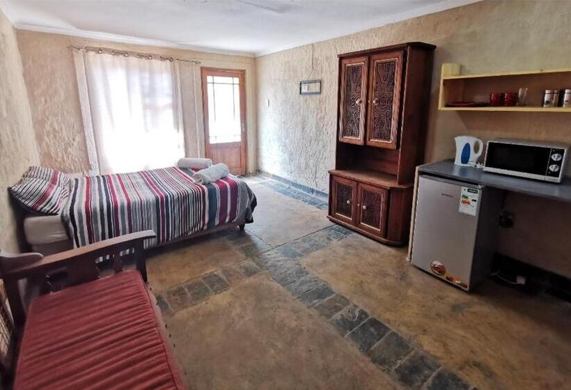 ペンション Kameeldoring Guest House