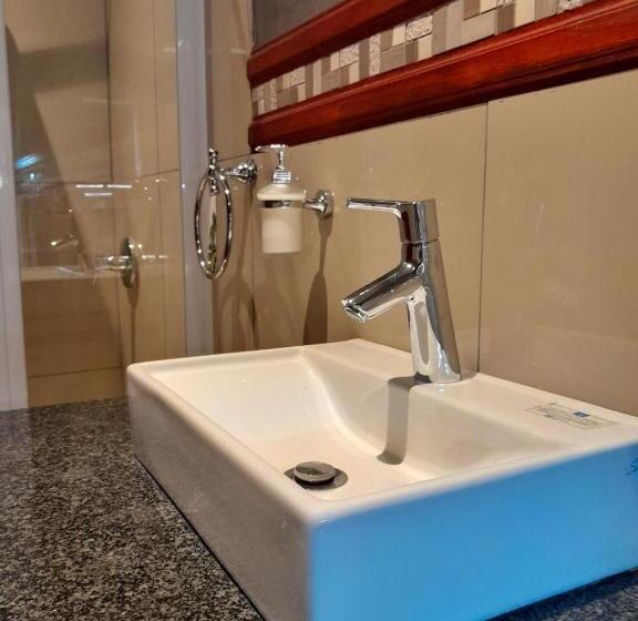 بنسيون Kameeldrift Waterfront Estate & Resort