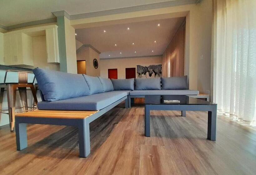 بنسيون Kameeldrift Waterfront Estate & Resort