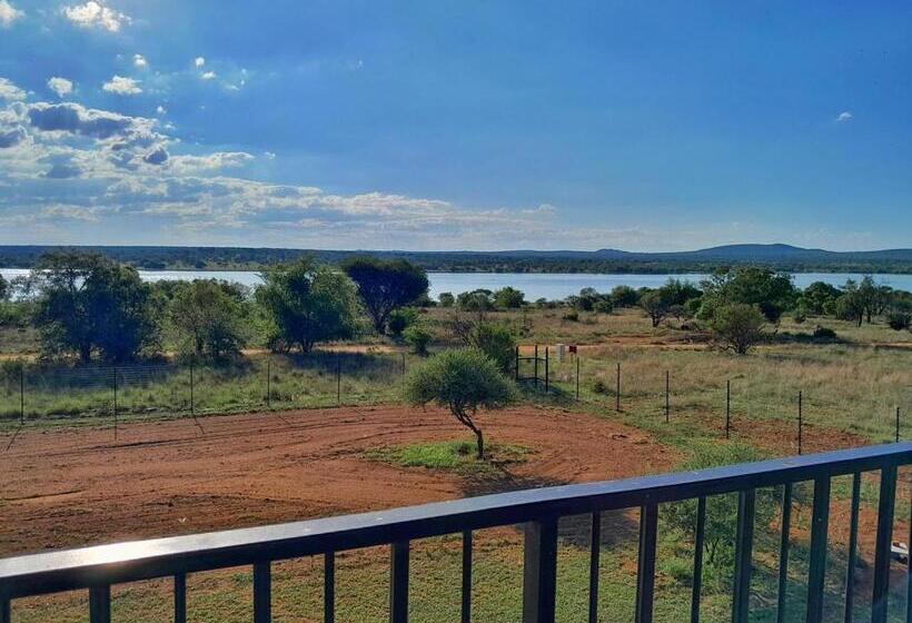 بنسيون Kameeldrift Waterfront Estate & Resort