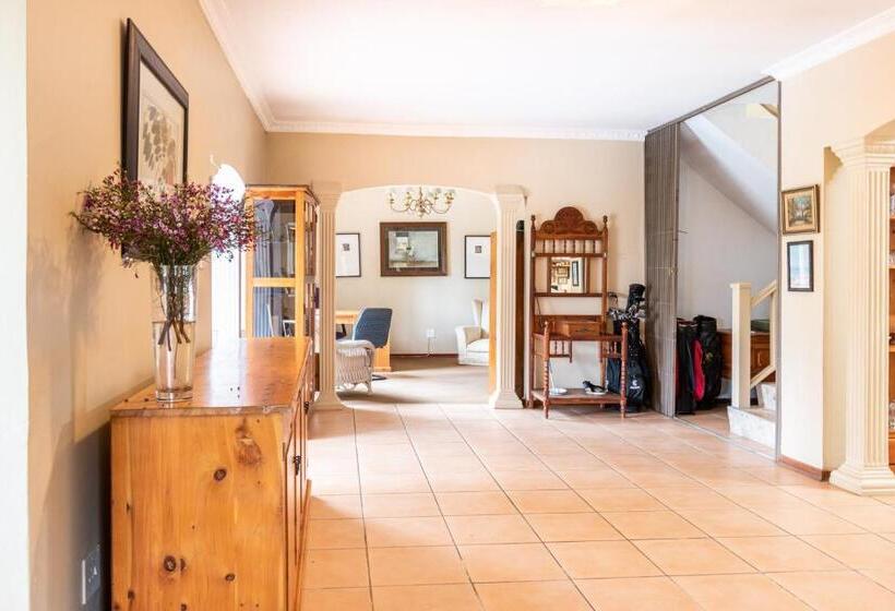 פנסיון Lagoon Beach House