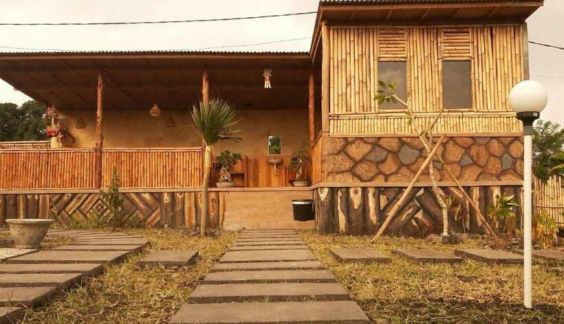 פנסיון Manik Tirta Cabin S