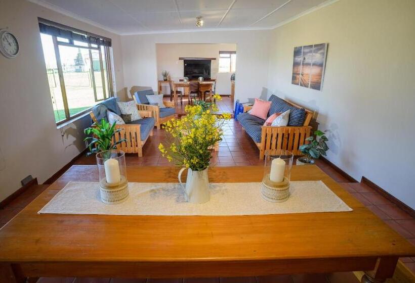 פנסיון Oorvloed Guesthouse