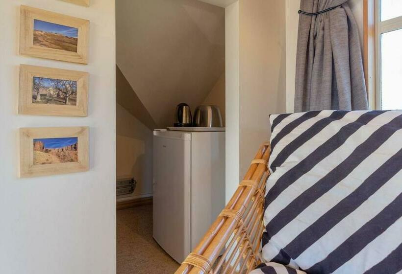 پانسیون Riverside Retreat