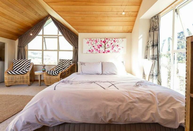 پانسیون Riverside Retreat